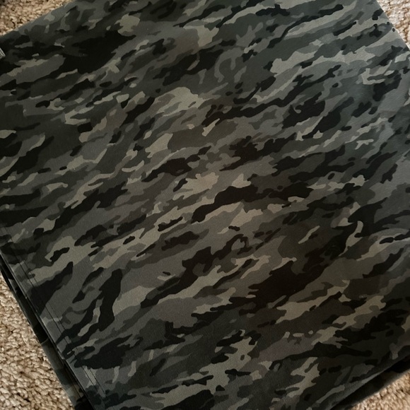 7-Lululemon Vinyassa scarves; various patterns; like new condition; $16 each - Picture 4 of 13